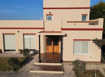 Casa · 208m² · 5 Ambientes · Casa en Venta - 3 Dorm. 3 Baños - Pinamar
