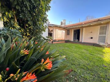 Casa de 5 ambientes, La Plata · Tolosa - Casa 3 Dorm - Patio - Parrilla - Lavadero