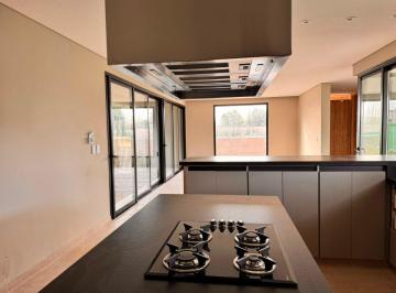 Casa de 6 ambientes, Luján de Cuyo · Casa en Venta en Barrio Privado Tierras Altas, Lujan de Cuyo, Mendoza. 500 m²