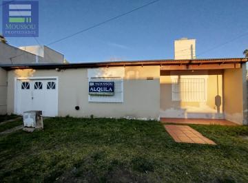 Casa · 4 Ambientes · 1 Cochera · Casa en Zona Villa Malvina