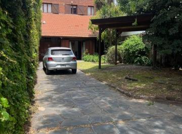 Casa · 250m² · 6 Ambientes · Chalet en Alquiler. Apto Profesional.