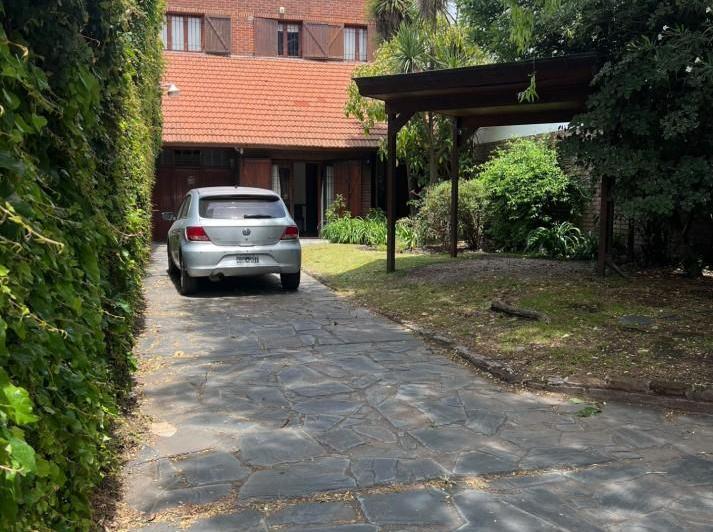 Casa · 250m² · 6 Ambientes