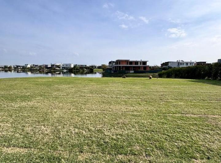 Terreno · 950m²