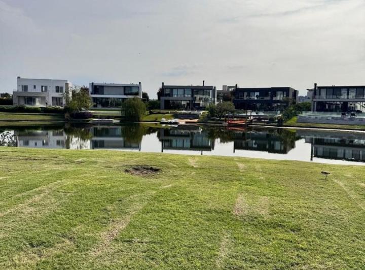 Terreno · 950m²