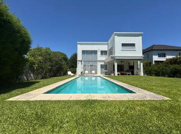 Casa · 220m² · 6 Ambientes · 2 Cocheras · Casa en Alquiler Temporario Los Sauces Nordelta