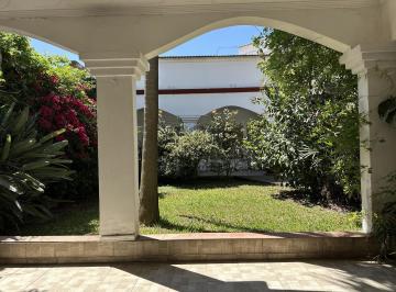 Casa · 230m² · 5 Ambientes · 2 Cocheras · Casa en Venta, Av Mate de Luna Al 2800