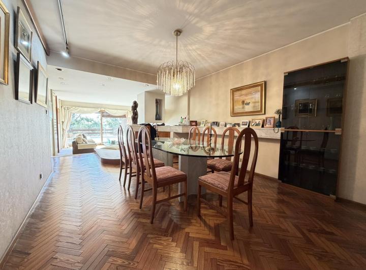 Departamento · 222m² · 6 Ambientes · 1 Cochera