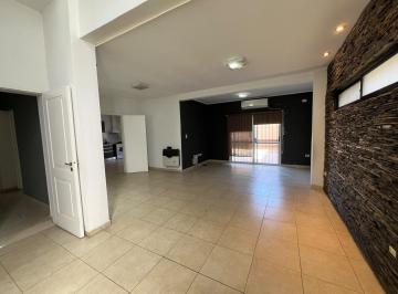 Casa · 273m² · 5 Ambientes · 2 Cocheras · Venta Casa de 4 Dorm., Cochera y Patio, Ecuador 300, Barrio Belgrano