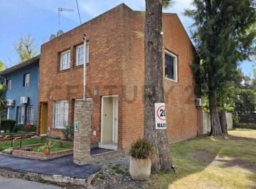 Casa · 89m² · 3 Ambientes · Venta Dúplex 3 Ambientes con Piscina y Cochera