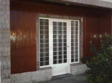 Casa de 3 ambientes, Tres de Febrero · Casa con 2 Dorm. en Venta en Caseros