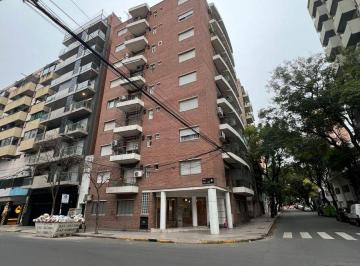 Departamento de 2 ambientes, Rosario · Amplio Departamento 1 Dormitorio - Frente - Muy Luminoso