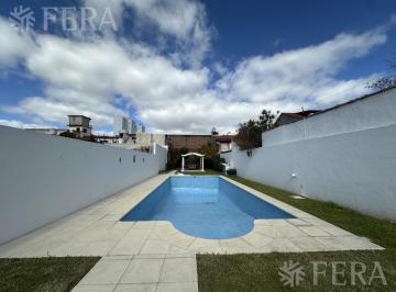 Casa · 149m² · 4 Ambientes · 1 Cochera · Venta Casa 4 Ambientes con Cochera y Piscina en Wilde