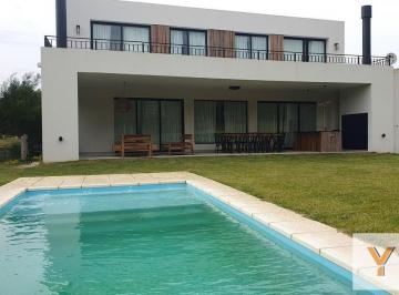 Casa · 250m² · 6 Ambientes · Casa en Venta - 4 Dorm. 5 Baños - Pinamar
