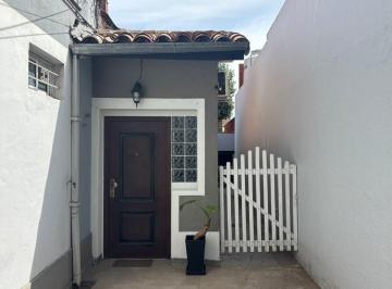 Casa de 3 ambientes, Hurlingham · Chalet PH 3 Ambientes Al Frente en Alquiler con Parrilla y Patio, Barrio Ingles, Hurlingham
