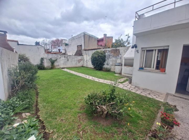 Casa · 100m² · 3 Ambientes · 1 Cochera