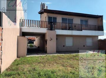 PH · 110m² · 4 Ambientes · 1 Cochera · PH en Camet