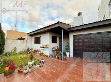 Casa · 150m² · 4 Ambientes · 3 Cocheras · Casa - Los Pinares Apto Credito