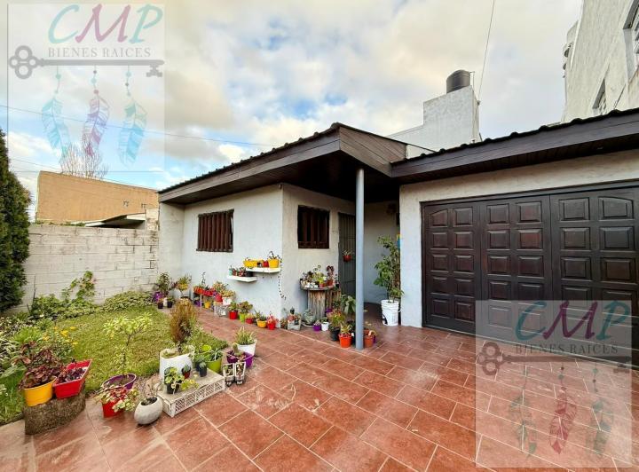 Casa · 150m² · 4 Ambientes · 3 Cocheras