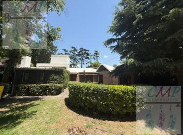 Casa · 200m² · 5 Ambientes · 3 Cocheras · Casa en Montemar Zacagnini 6600