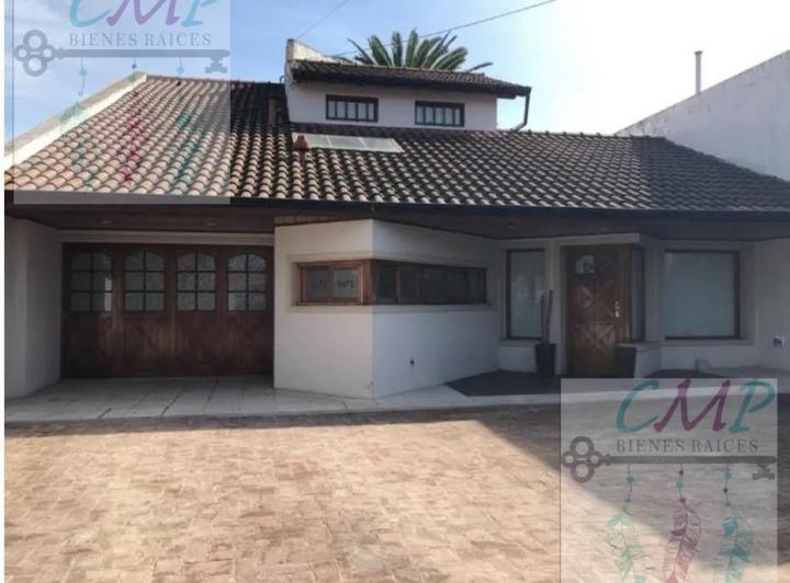 Casa · 560m² · 4 Ambientes · 4 Cocheras
