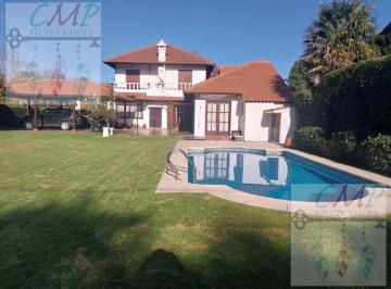 Casa · 350m² · 5 Ambientes · 1 Cochera · Casa - Parque Luro