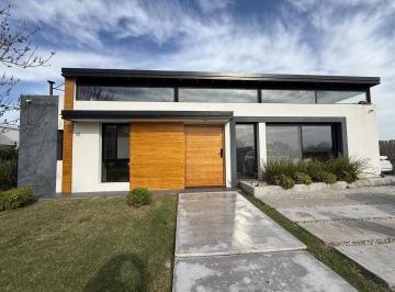 Casa · 175m² · 5 Ambientes · 3 Cocheras · Casa en Pueblos del Plata Country Club