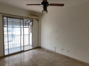 Departamento de 2 ambientes, Almagro · 2 Amb con Balcon - Cocina Separada - Baño Completo - Se Vende con Renta $675.000