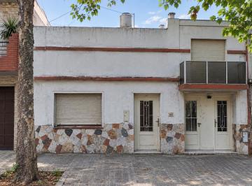 Casa · 166m² · 5 Ambientes · 1 Cochera · Casa en Cinco Esquinas