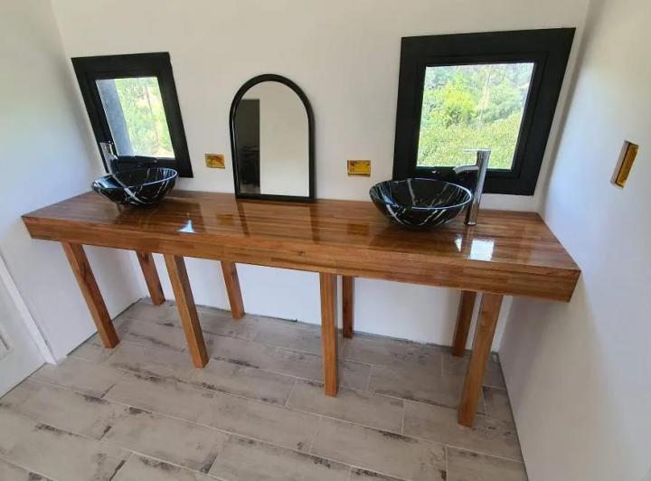 Casa · 240m² · 5 Ambientes