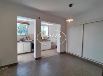 Casa · 89m² · 3 Ambientes · Alquiler PH 2 Dorm. - Terraza - Calle 69 E/ 17 y 18 - La Plata