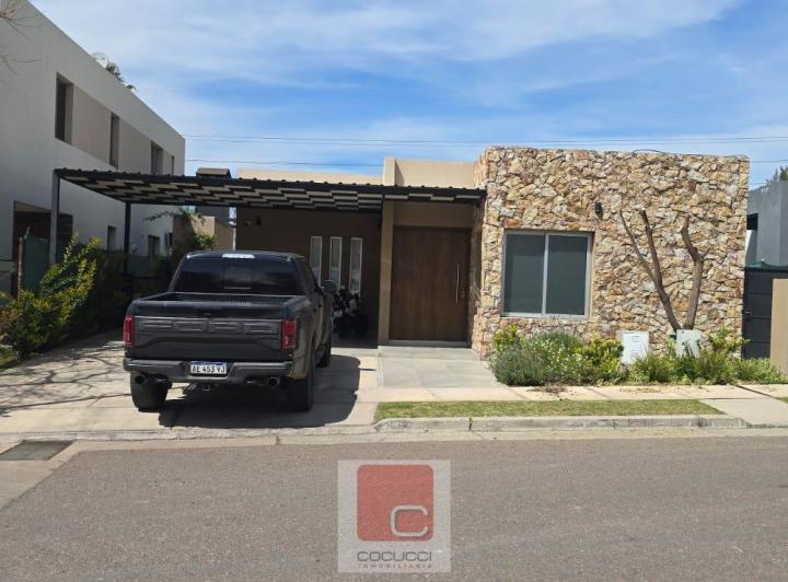 Casa · 170m² · 3 Dormitorios