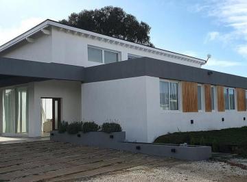 Casa · 224m² · 6 Ambientes · Casa en Venta - 5 Dorm. 5 Baños - Pinamar