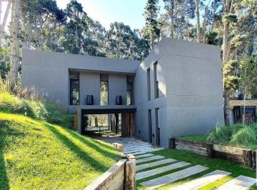 Casa · 232m² · 5 Ambientes · Casa en en Venta - 4 Dorm. 4 Baños - Pinamar