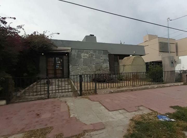 Casa · 350m² · 9 Ambientes