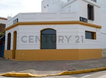 Casa · 40m² · 4 Ambientes · Venta Casa 4 Ambientes Estilo Ingles Renovada a Nuevo en Parque Avellaneda