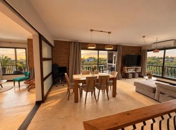 Casa · 430m² · 8 Ambientes · 2 Cocheras · Casa en Venta 5 Dorm. en Estancia Q2 con Gran Vista y Pileta