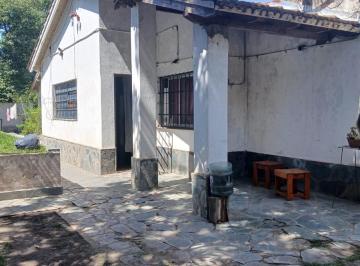 Casa · 100m² · 4 Ambientes · Casa en Venta - 3 Dorm. 2 Baños - Merlo