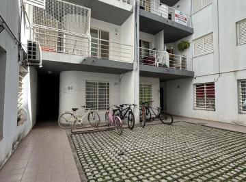 Departamento · 30m² · 2 Ambientes · Departamento en Alquiler Interno, Contrafrente, un Dormitorio, República de La Sexta, Universidades