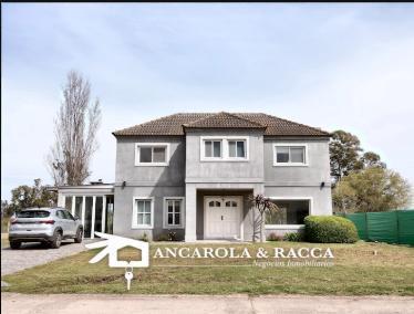 Casa · 200m² · 3 Dormitorios · 3 Cocheras
