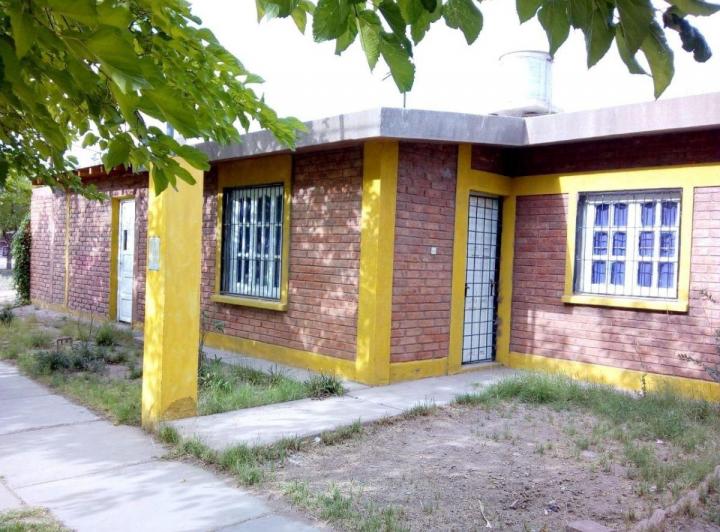 Casa · 95m² · 4 Ambientes · 1 Cochera