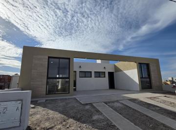 Casa · 75m² · 3 Ambientes · 1 Cochera · Duplex Pb 2 Dorm. Docta Central a Estrenar