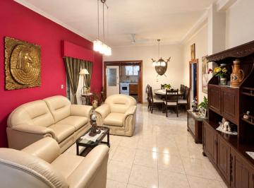 Casa · 180m² · 4 Ambientes · 3 Cocheras · Casa en Venta, Florencio Varela