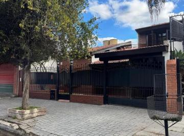 Casa · 100m² · 4 Ambientes · 2 Cocheras · Venta Casa 4 Ambientes con Pileta Llavallol