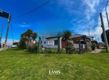 Casa · 190m² · 5 Dormitorios · Venta Dos Parcelas en Esquina - Zona Faro Norte
