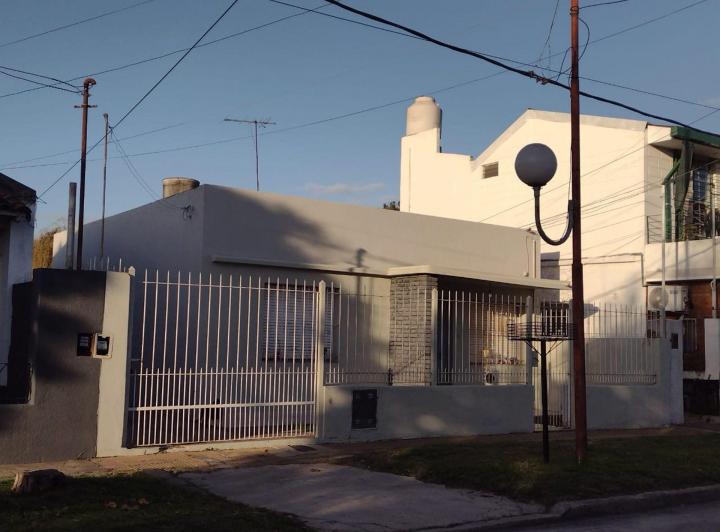 Casa · 90m² · 3 Ambientes · 1 Cochera