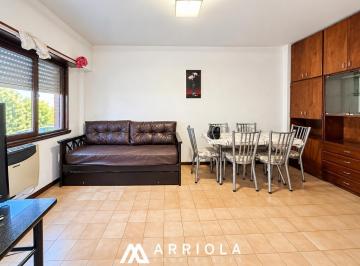 Departamento · 39m² · 2 Ambientes · 1 Cochera · Dpto 2 Amb. Al Contrafrente con Balcón, con Cochera.