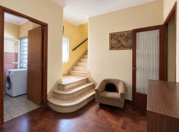 Casa · 98m² · 3 Ambientes · 1 Cochera · Casa 1 Dormitorio Venta La Plata Patio y Cochera