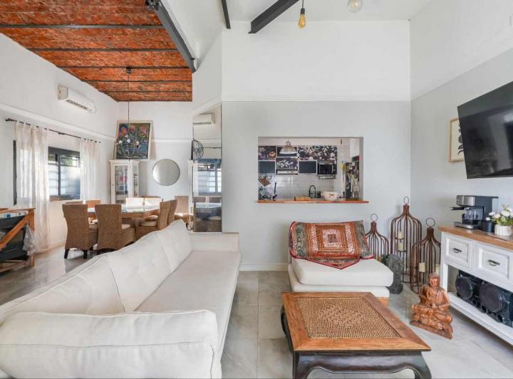 Casa · 200m² · 5 Ambientes · 2 Cocheras