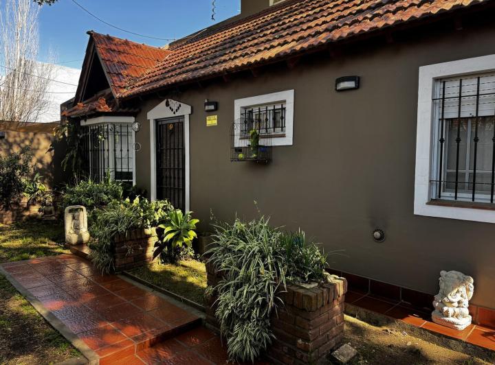 Casa · 556ha · 5 Ambientes · 4 Cocheras