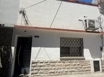 PH · 100ha · 4 Ambientes · PH Completamente Independiente con Patio - Excelente Ubicacion!